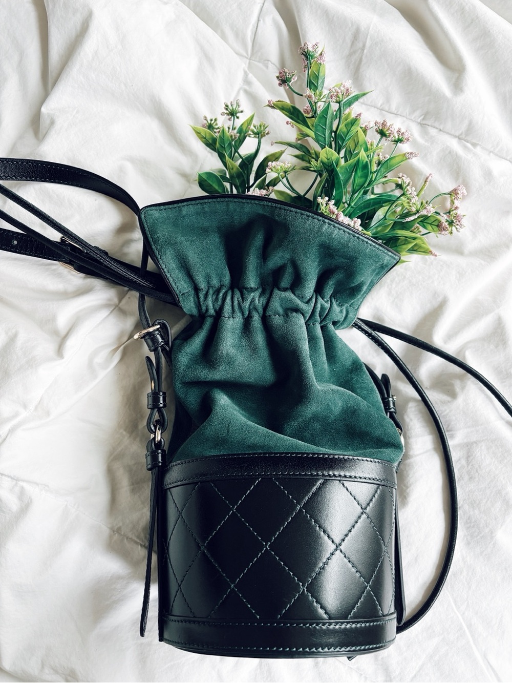 Carven chic bucket Green Suede & leather Quilted handbag-Crossbody Bag